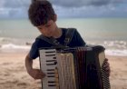 Quem é o sanfoneiro de 9 anos que 'montou banda' com irmãos mais novos na PB