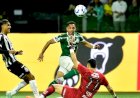 Palmeiras vence com show de Vitor Roque, abre vantagem na liderança e mantém Santos no Z-4