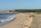 Corpo de adolescente é encontrado no mar da praia de Barra de Gramame, em João Pessoa
