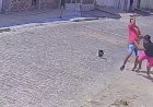 PIANCÓ: Homem é flagrado atacando mulher com faca em via pública no Sertão da Paraíba