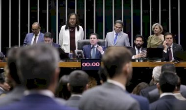 PEC da Blindagem: Centrão articula, Câmara retoma votação secreta para abertura de processos e texto vai ao Senado