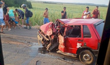 Dez pessoas ficam feridas após acidente envolvendo dois carros, na PB