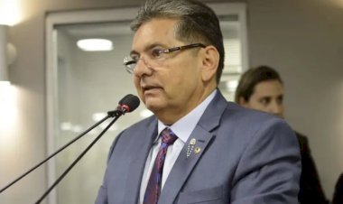 Adriano Galdino mantém pré-candidatura, mas admite que pode ir para o Tribunal de Contas da Paraíba