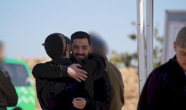 Em feito histórico, Hamas liberta 20 reféns israelenses após mais de 700 dias de cativeiro em Gaza