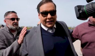 George Santos, ex-deputado dos EUA filho de brasileiros, deixa prisão após perdão de Trump