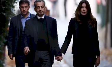 Ex-presidente francês Nicolas Sarkozy chega à prisão em Paris