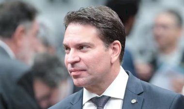 Ex-chefe da Abin, Ramagem leva segredos de Estado ao fugir para os EUA