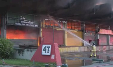 Ceasa tem galpão atingido por incêndio de grandes proporções; 4 bombeiros são atendidos