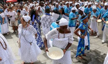 Festa de Iemanjá em João Pessoa reúne religiosos no Busto de Tamandaré