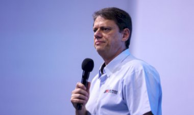 Tarcísio e Bolsonaro conversaram sobre nome de centro ao Senado e veem risco em SP