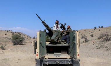 Paquistão declara ‘guerra aberta’ e bombardeia o Afeganistão