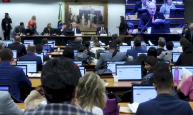 CCJ aprova PEC sobre o fim da escala 6×1