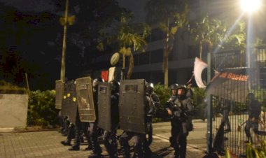 PM desocupa Reitoria da USP; quatro estudantes feridos foram hospitalizados