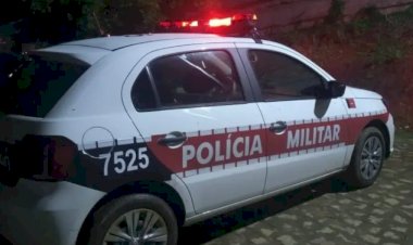 PM conduz dois monitorados por tornozeleira à delegacia durante operação na Paraíba