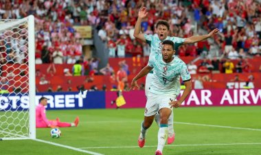Portugal vira sobre Croácia e vai às oitavas com gols de CR7 e Ramos
