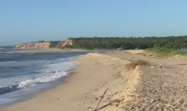Corpo de adolescente é encontrado no mar da praia de Barra de Gramame, em João Pessoa