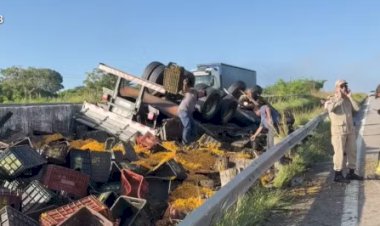 Caminhoneiro morre após veículo capotar na BR-101, na PB