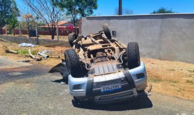 Homem morre após perder controle de caminhonete e capotar na PB-323, em Catolé do Rocha