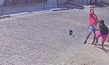 PIANCÓ: Homem é flagrado atacando mulher com faca em via pública no Sertão da Paraíba