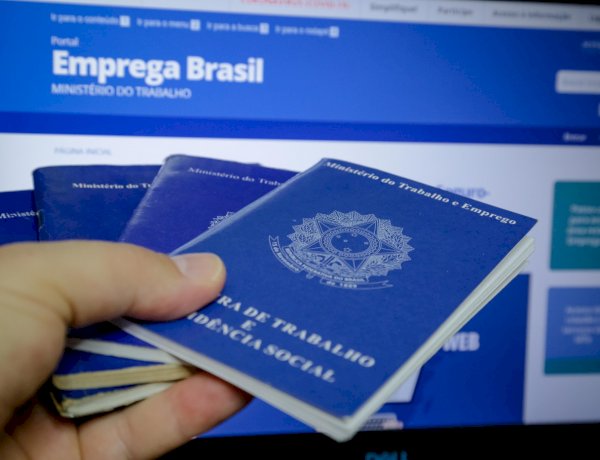 Disputa sobre carga horária vira guerra ideológica no Congresso