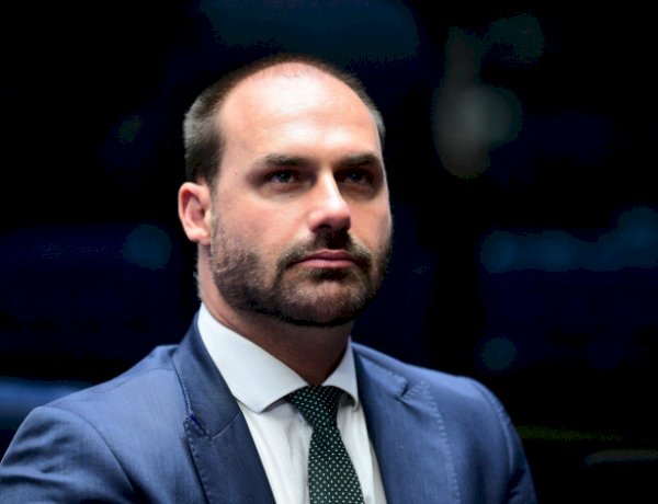 PGR se manifesta a favor da condenação de Eduardo Bolsonaro por coação