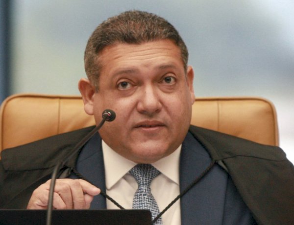 Nunes Marques assume presidência do TSE nesta terça-feira