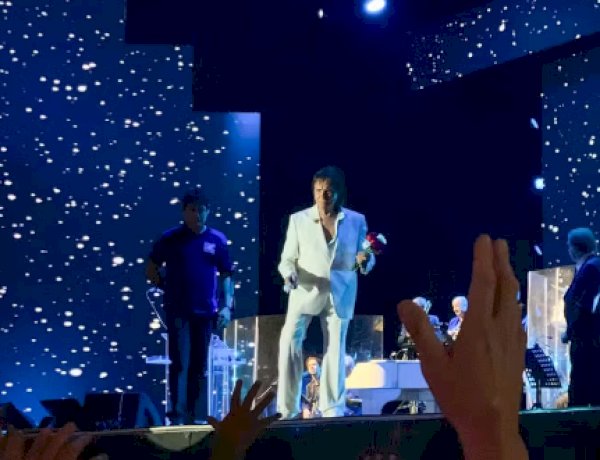 Casal viaja 11 mil km de carro para assistir ao show de Roberto Carlos no São João de Campina Grande