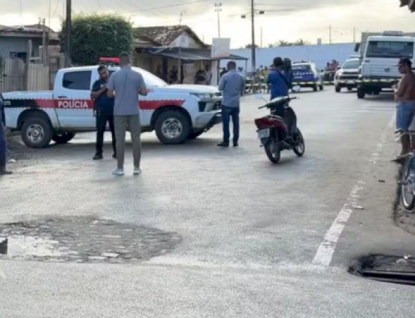 Dois homens são mortos a tiros após casa ser invadida em Pedras de Fogo, na PB