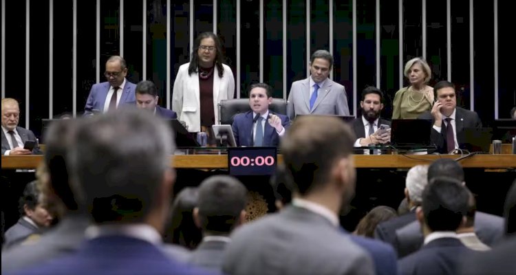 PEC da Blindagem: Centrão articula, Câmara retoma votação secreta para abertura de processos e texto vai ao Senado