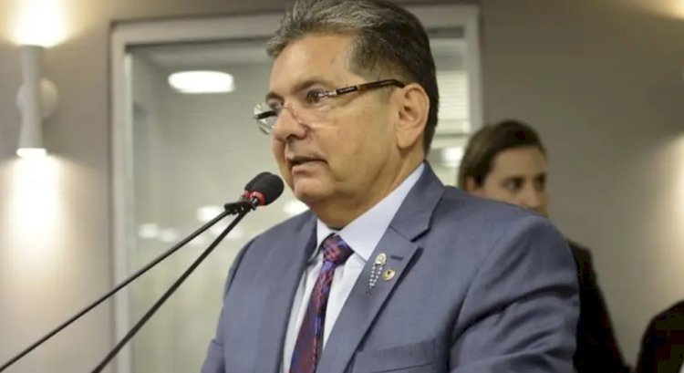 Adriano Galdino mantém pré-candidatura, mas admite que pode ir para o Tribunal de Contas da Paraíba