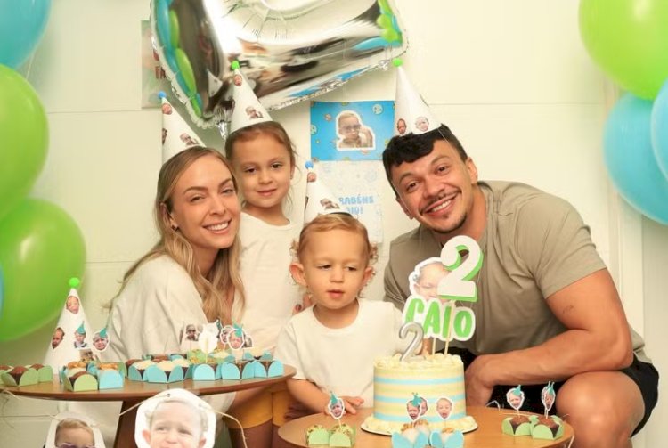 Youtuber Júlio Cocielo anuncia término do casamento com Tata Estaniecki