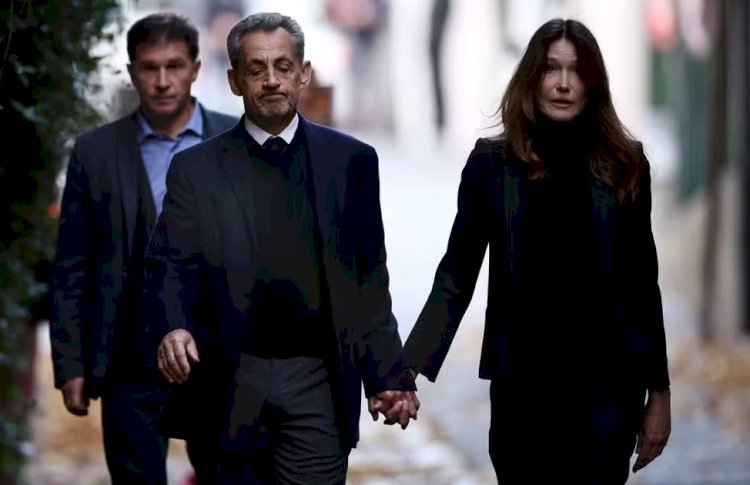 Ex-presidente francês Nicolas Sarkozy chega à prisão em Paris