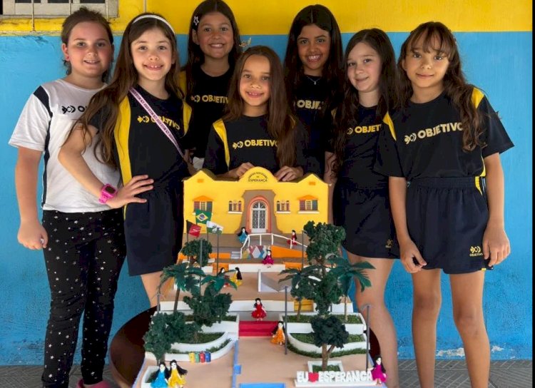 Alunos de Escola Privada de Esperança Celebram Centenário com Maquete da Praça da Cultura