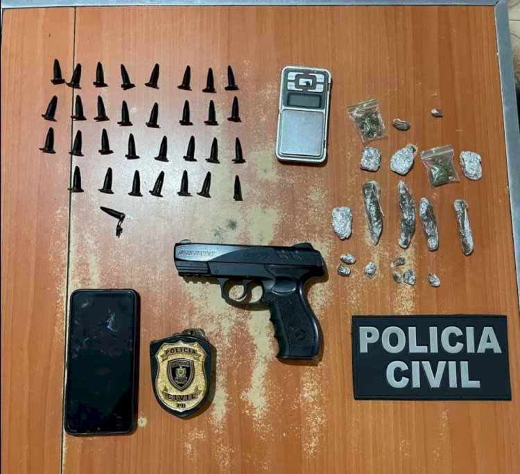 Homem é preso com drogas e arma falsa em São Sebastião de Lagoa de Roça/PB