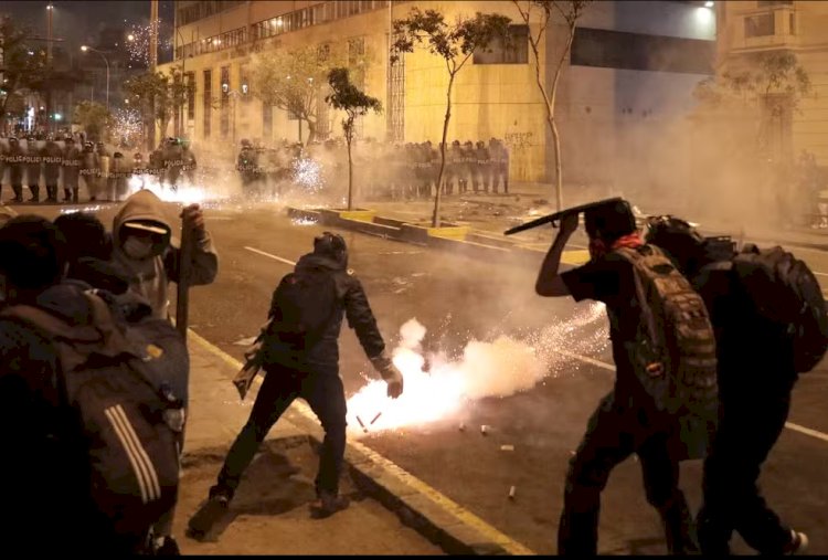 Presidente do Peru declara estado de emergência em Lima