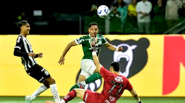 Palmeiras vence com show de Vitor Roque, abre vantagem na liderança e mantém Santos no Z-4