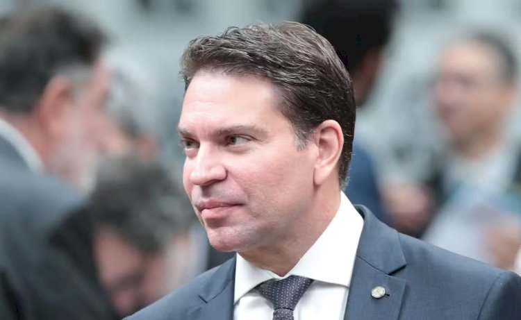 Ex-chefe da Abin, Ramagem leva segredos de Estado ao fugir para os EUA