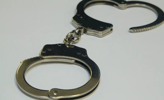 Duas mulheres são presas durante operação contra o tráfico de drogas em Itaporanga