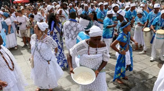 Festa de Iemanjá em João Pessoa reúne religiosos no Busto de Tamandaré