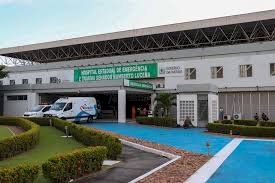 Jovem fica ferido e outro é preso após troca de tiros com a PM em comunidade no Bessa