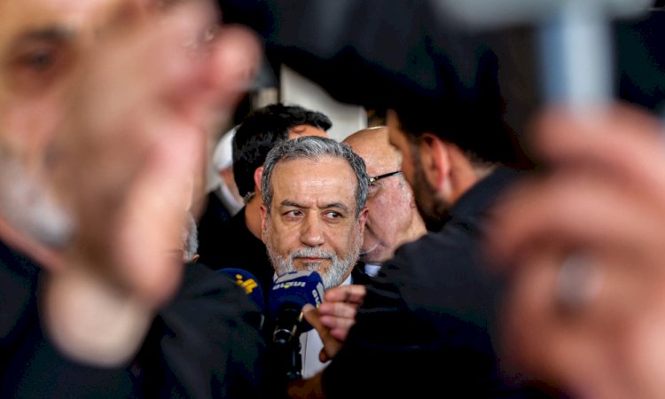 Sob pressão de Trump, Irã autoriza negociações nucleares com os EUA