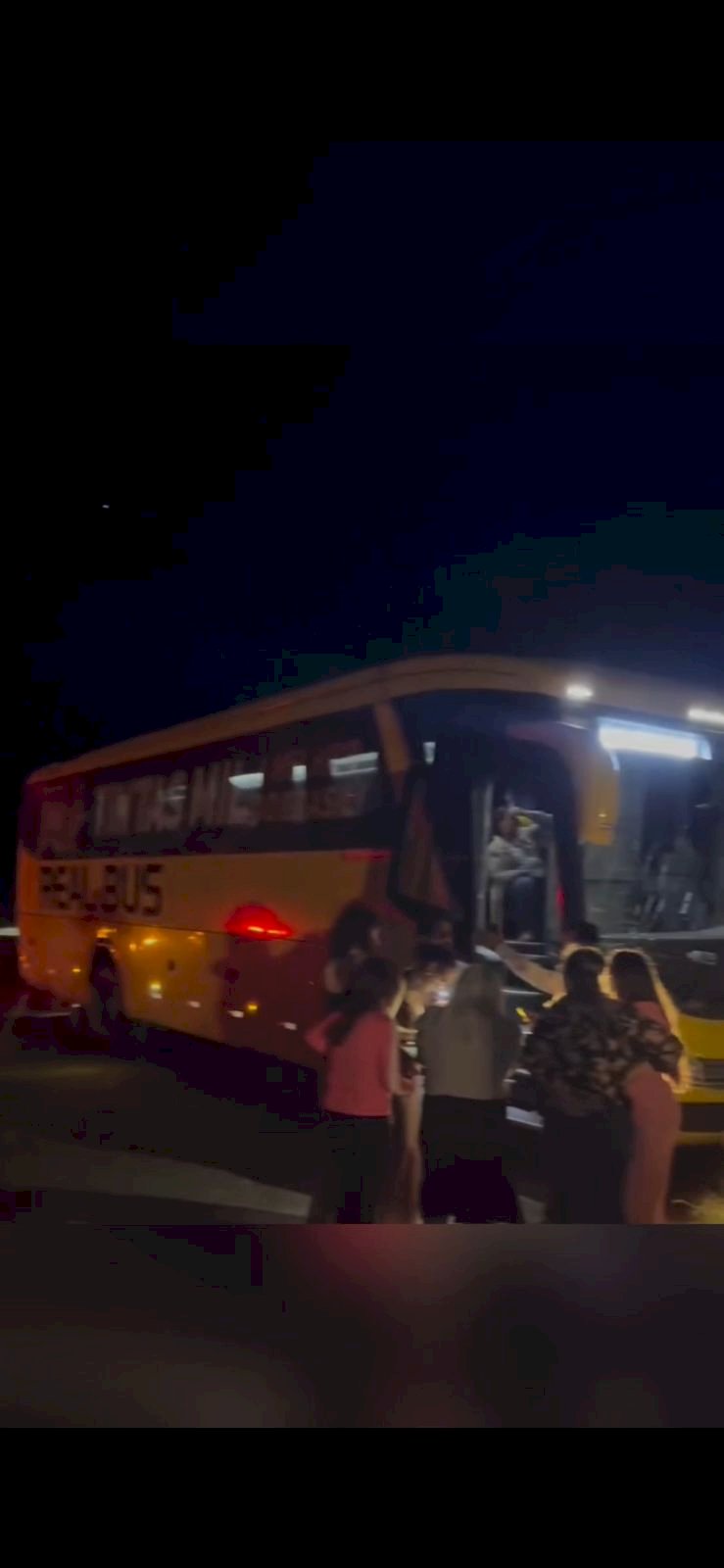 ONIBUS DA REAL BUS COLIDE COM FIAT STRADA NA BR -412 EM TREVO DE ACESSO A GURJÃO