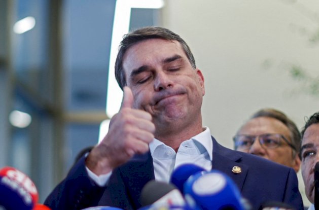 PL espera recuperação de Flávio Bolsonaro nas pesquisas em 15 dias