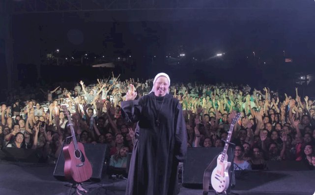 'Arraiá do Crescer' estreia no São João de Campina Grande com Irmã Kelly Patrícia
