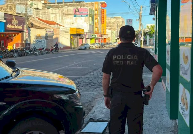 Homem é alvo de operação da PF que investiga armazenamento de imagens contendo exploração sexual infantojuvenil, no Sertão