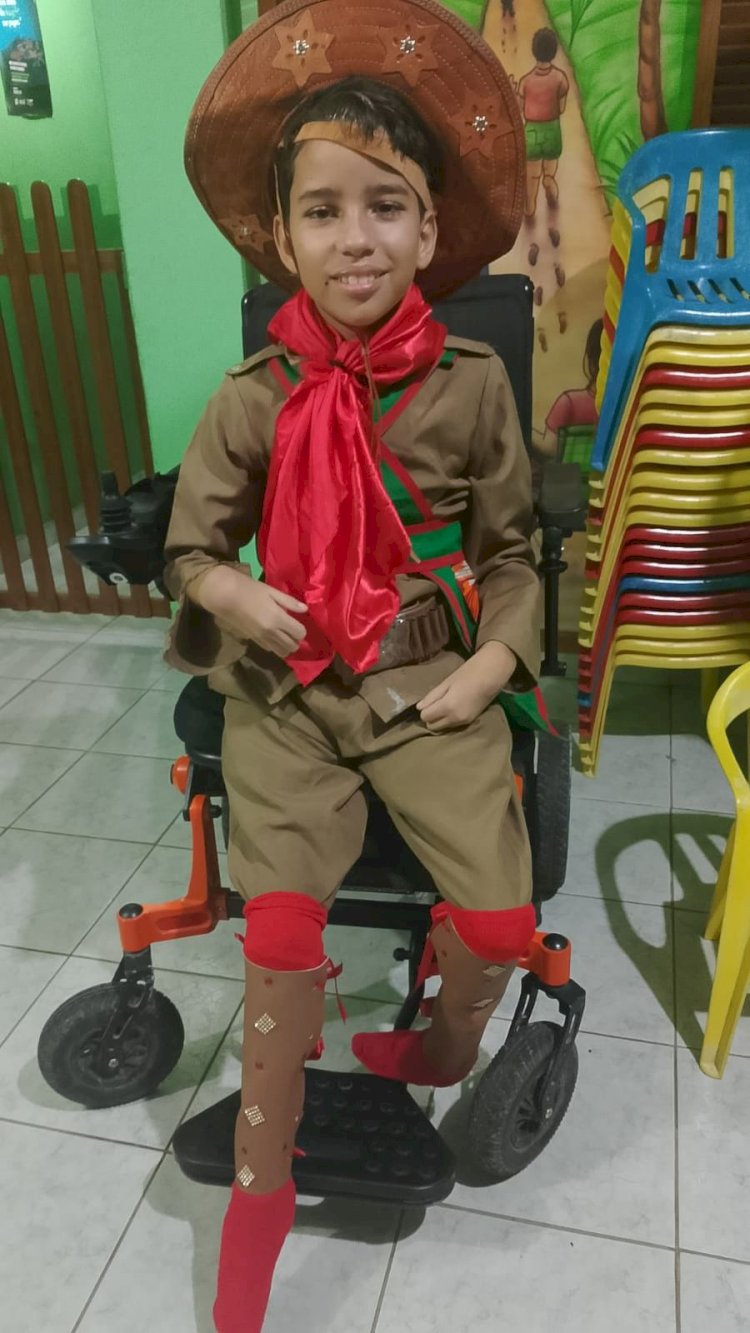 Menino de 11 anos em cadeira de rodas encontra paixão no xaxado: 'Atrapalha não'