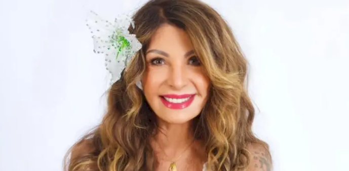 Elba Ramalho mantém tradição e embala a véspera de São João no Parque do Povo