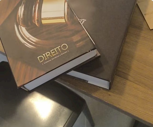 PF encontra dinheiro escondido em livro falso na casa de advogado alvo de operação nesta quarta