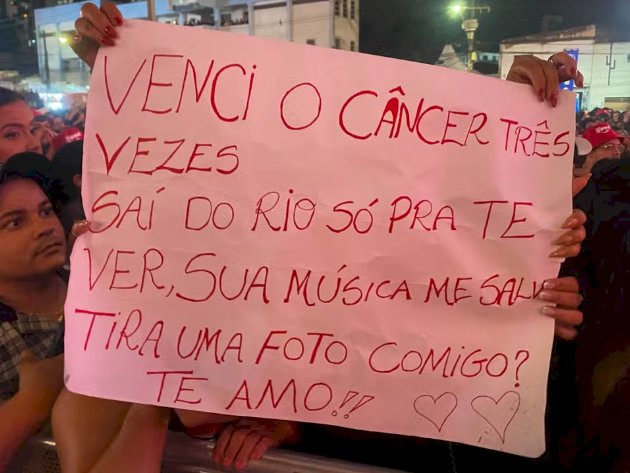 Fã que venceu o câncer pela terceira vez viaja do Rio de Janeiro para ver Pablo no São João de Campina Grande: 'Um pouco de alívio'