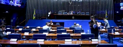 Senado aprova PEC dos agentes de saúde em 2º turno e governo fala em acionar STF